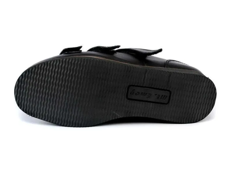 Sure, heres an optimized title for the product:

Apis 9226 Womens Adjustable Strap Surgical Comfort Shoe with Easy Opening