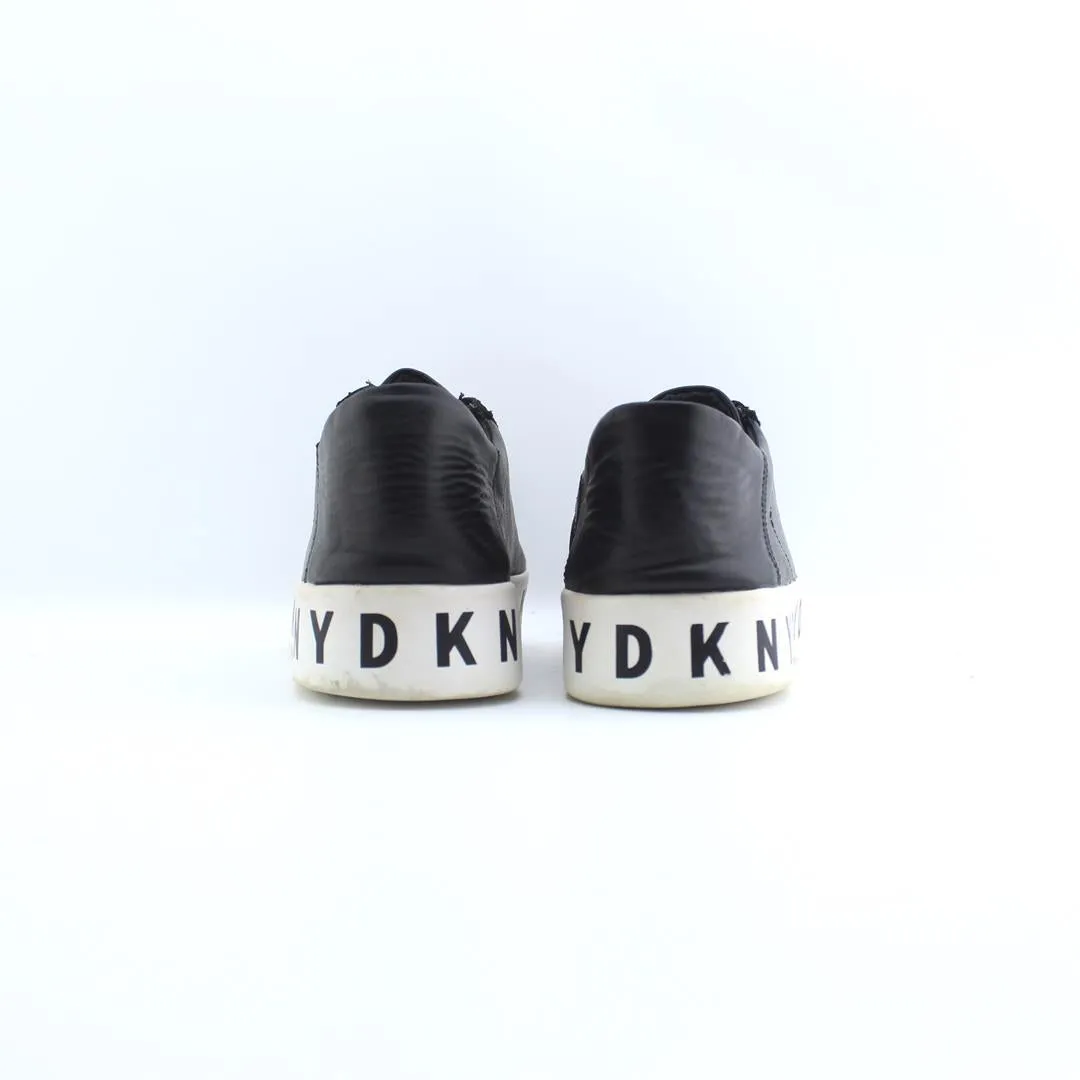 DKNY .