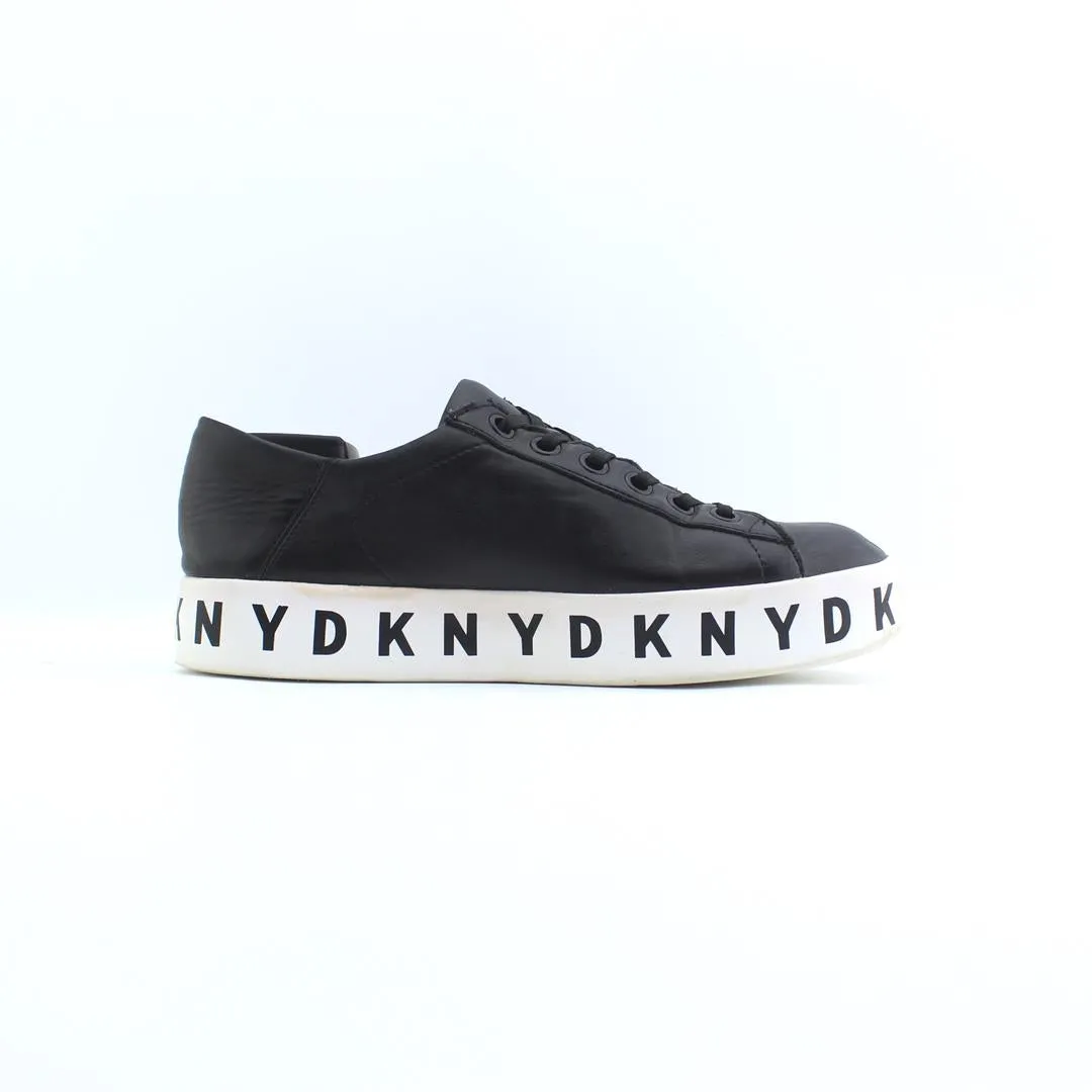 DKNY .