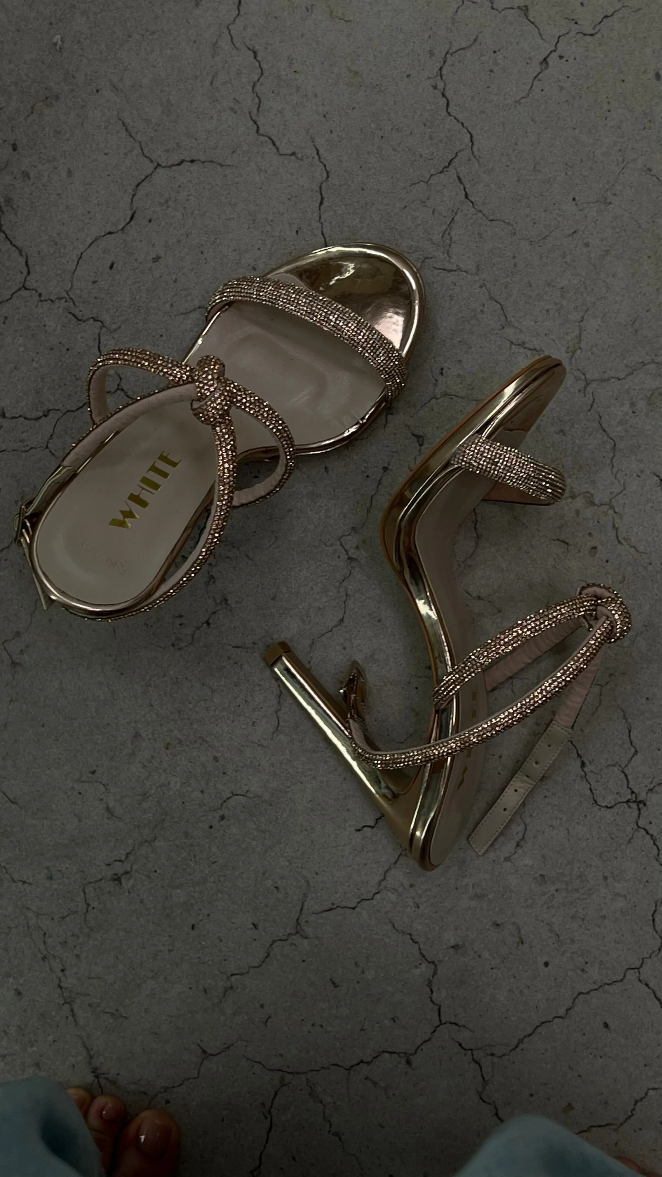 Glitter high-heeled shoe