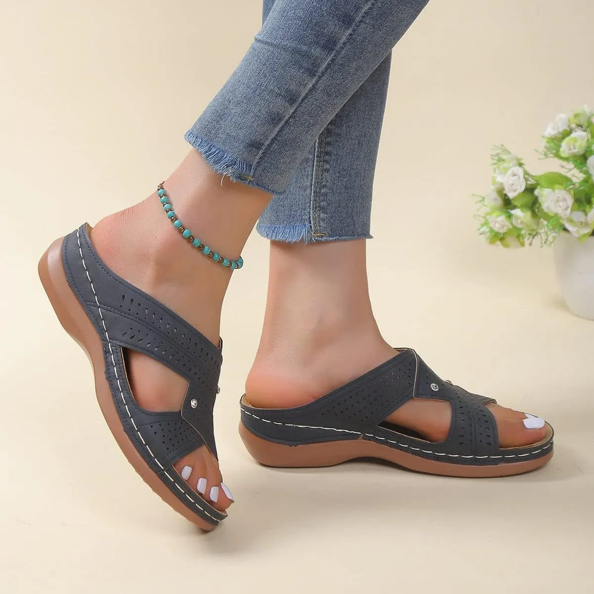 Women's Slippers Dressy Summer Comfortable Slides Wedge Sandals Hollow Non Slip Bathroom Shower Shoes Sandals Beach Walking Shoes for Summer Outdoor Casual